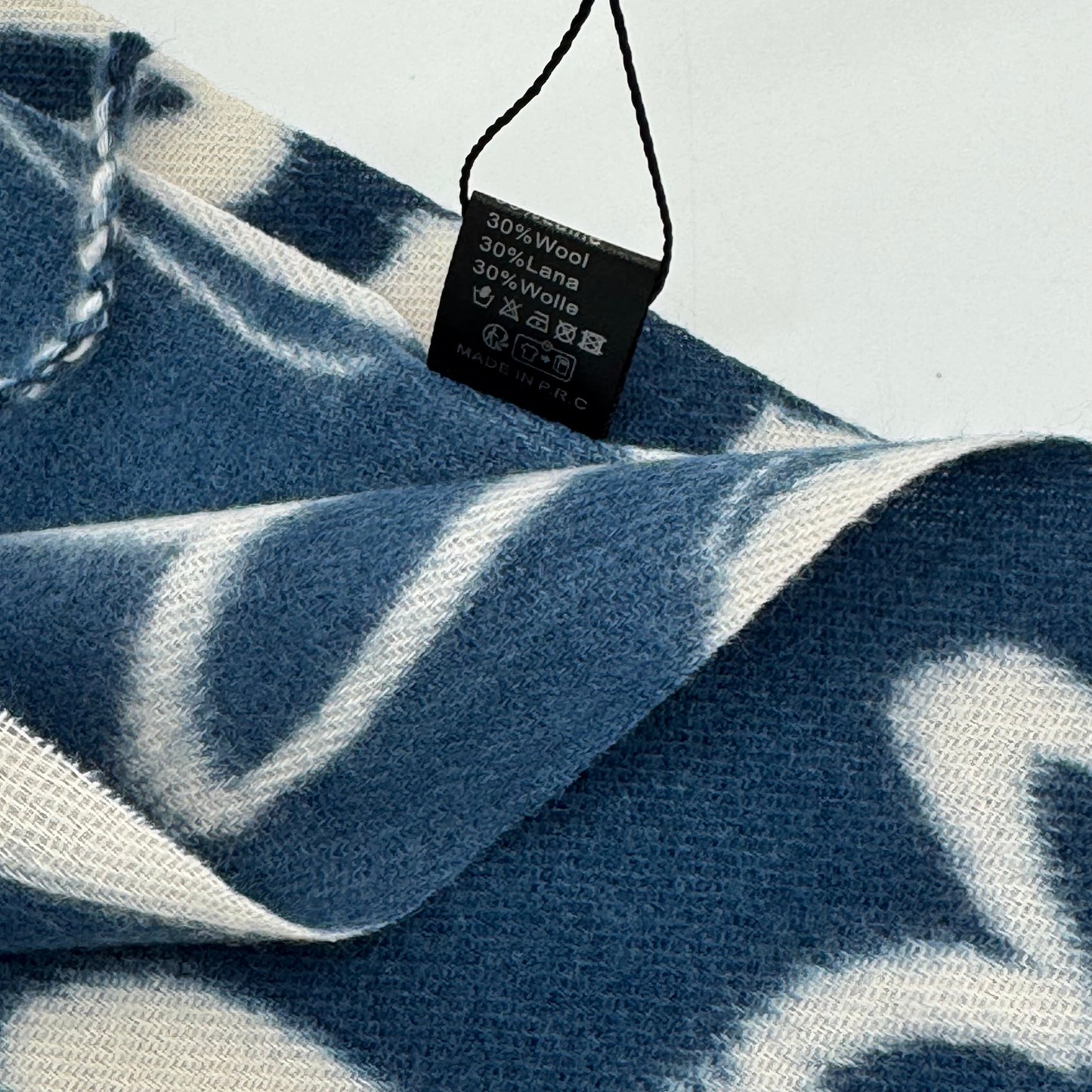 Soft Winter Heart Print Scarf