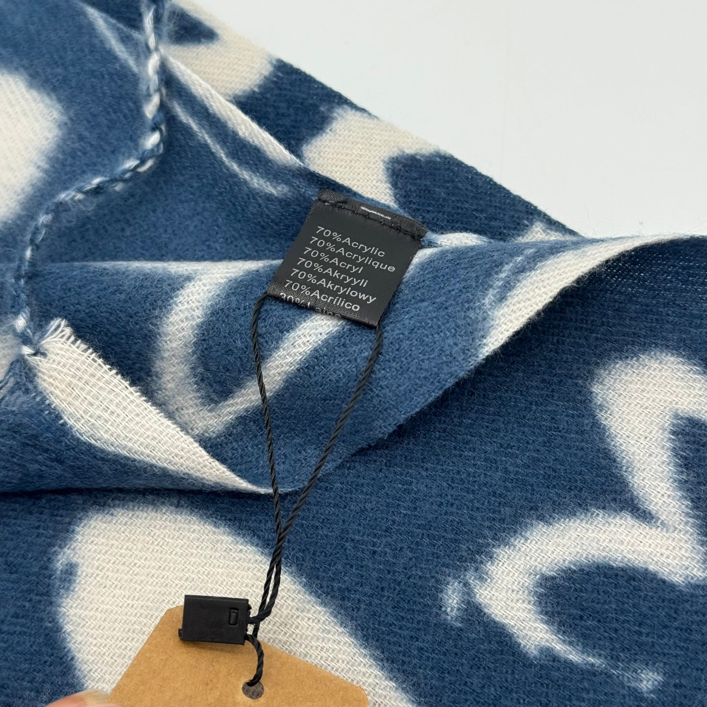 Soft Winter Heart Print Scarf